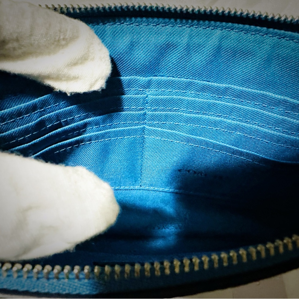 Coach Vibrant Blue Wristlet with Pink Accent new without tags - Picture 9 of 17